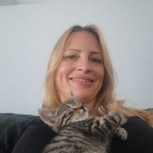 Carolyn Schiffer, Cat Mom